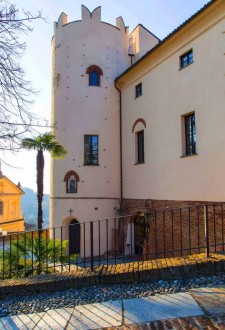 Castello-di-Cortanze-home-mobile